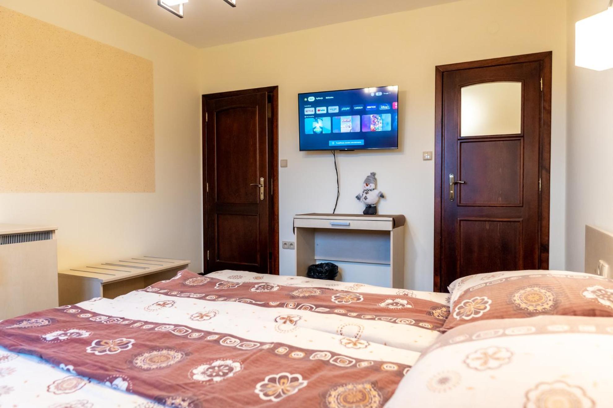 Hotel Gosciniec Stara Szkola Haluszowa Exterior foto